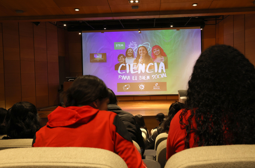 Más de 100 niñas y jóvenes asistieron al primer boot-camp STEM realizado en Chile
