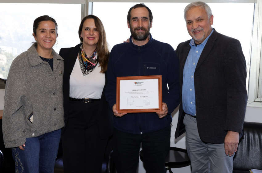 U. Mayor distingue a docente y alumni que integró misión de rescate tras el doble terremoto en Venezuela