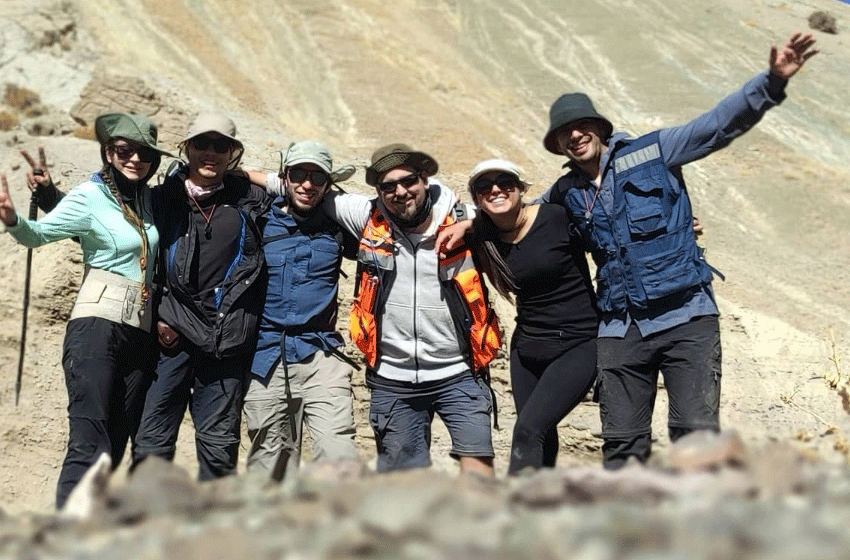 Bajo estrictos protocolos, estudiantes de Geología realizaron actividad en terreno en la Región de Atacama