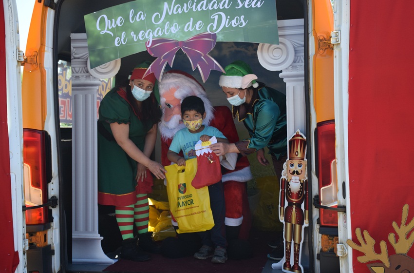 Navidad Solidaria DAE Temuco beneficia a más de 100 niños de escuela de lenguaje de Vilcún