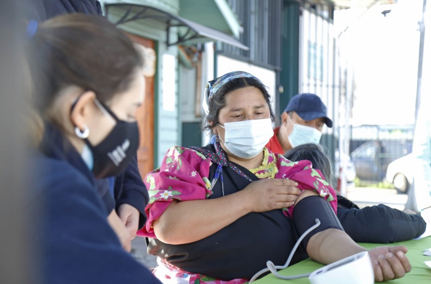 Estudiantes de Enfermería realizaron operativo de salud en el sector Feria Pinto de Temuco