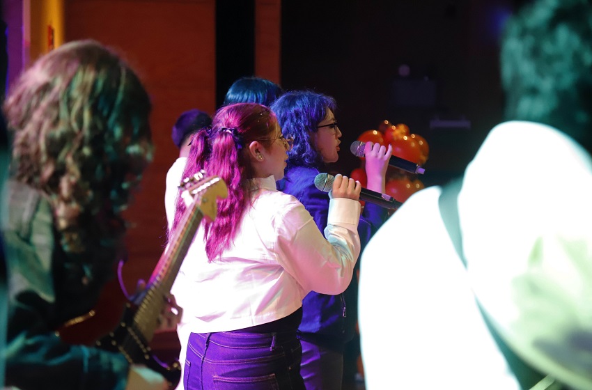 Estudiantes compartieron sus talentos en el Festival de Otoño